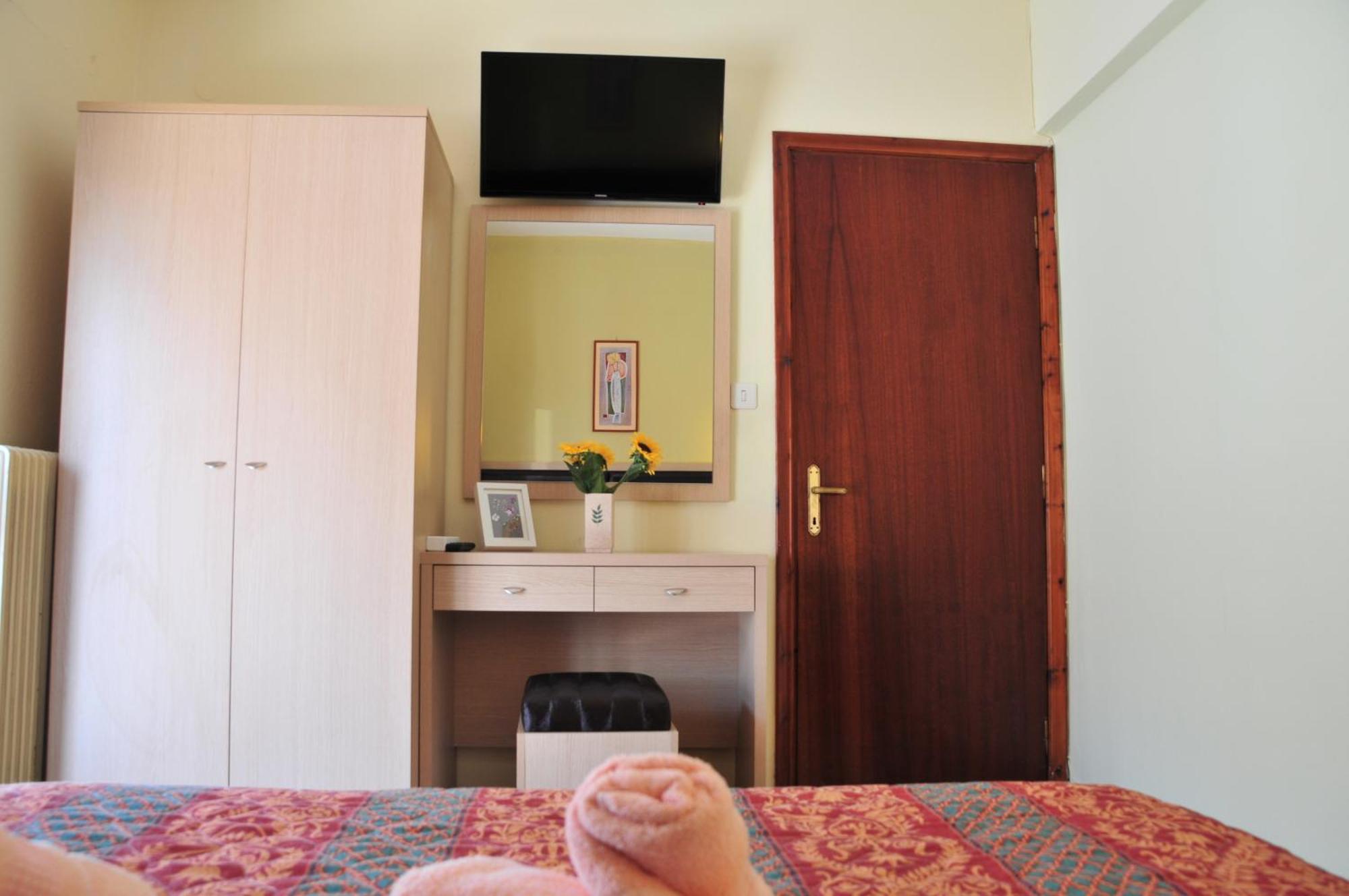 Dionisos Palms Apartments Paralia Dionisiou Extérieur photo