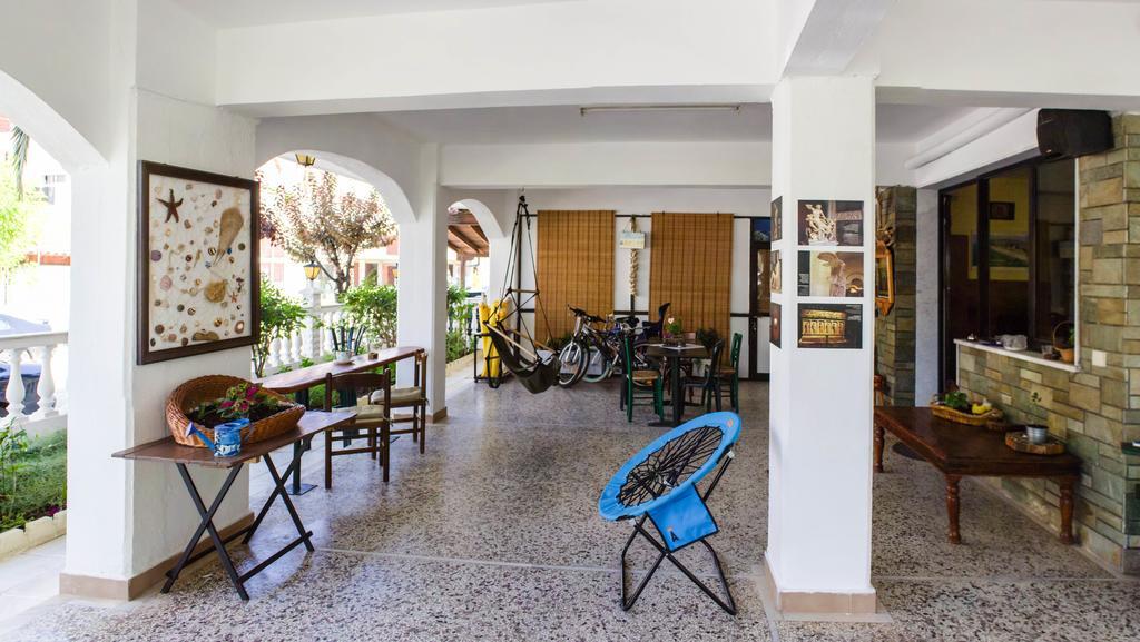 Dionisos Palms Apartments Paralia Dionisiou Extérieur photo