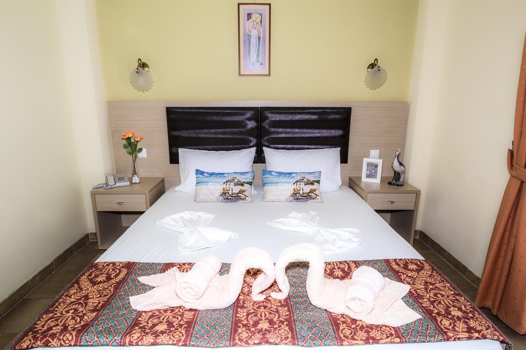 Dionisos Palms Apartments Paralia Dionisiou Extérieur photo