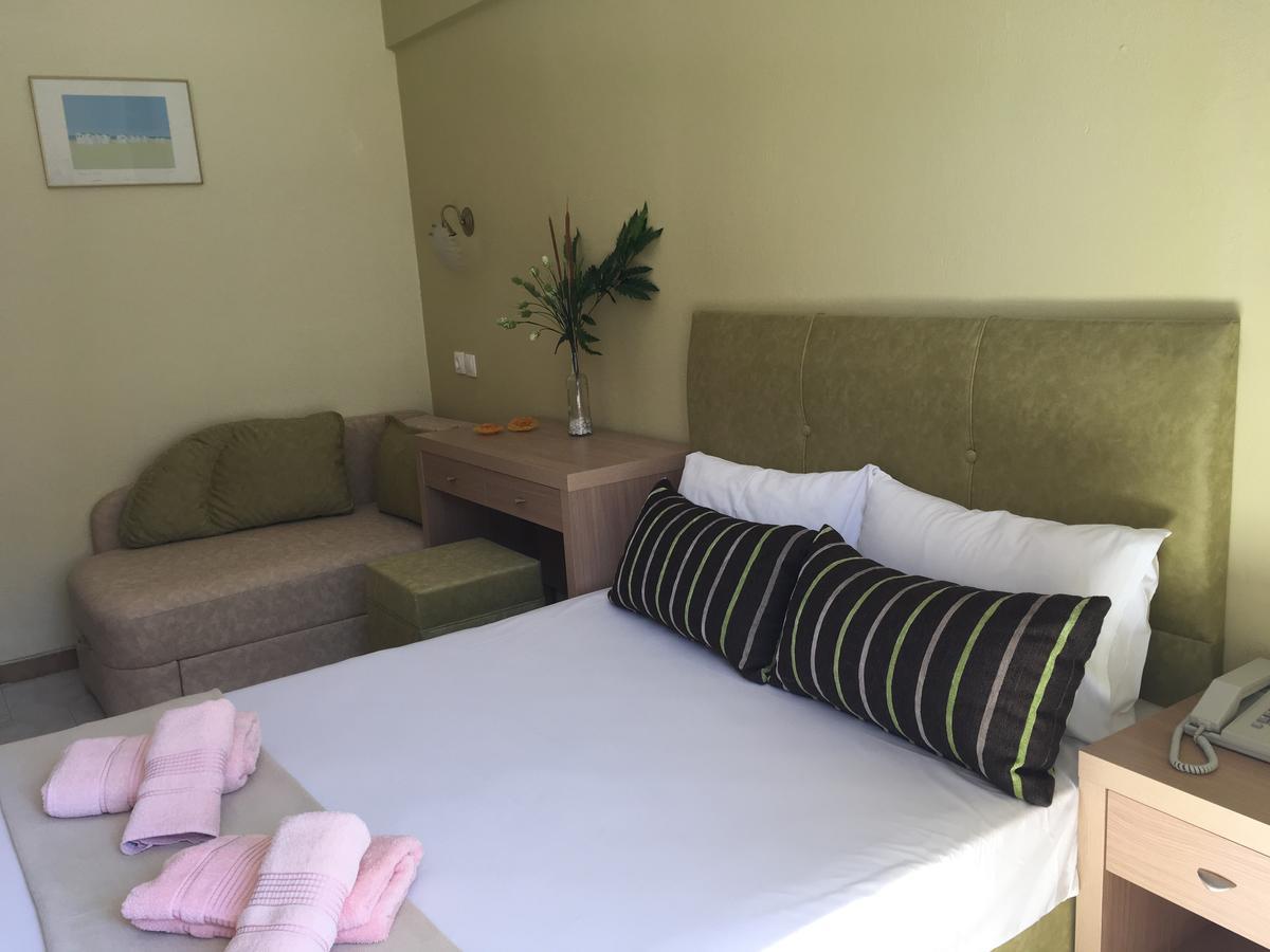 Dionisos Palms Apartments Paralia Dionisiou Extérieur photo