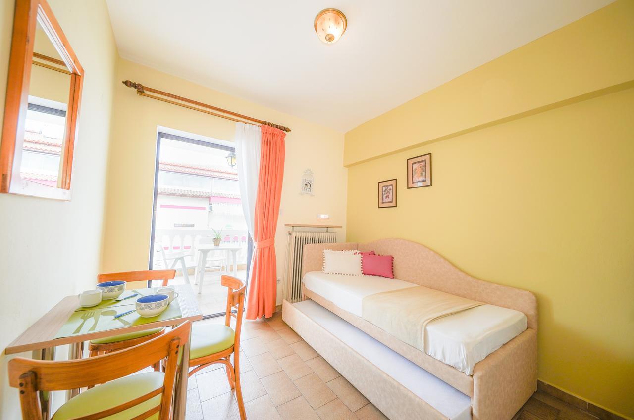 Dionisos Palms Apartments Paralia Dionisiou Extérieur photo
